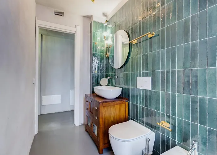 Modern With Huge Private Rooftop Terrace *