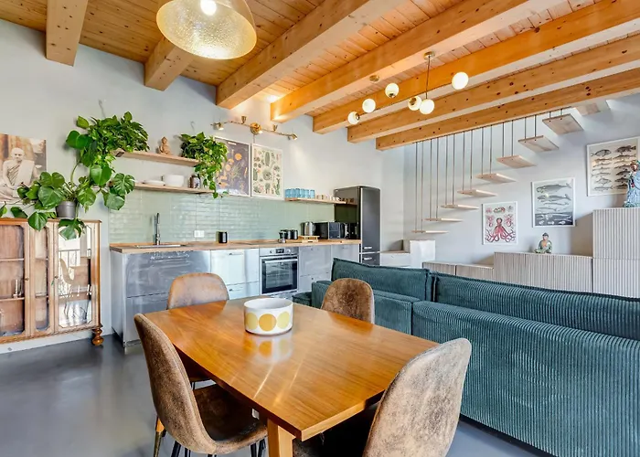 Modern With Huge Private Rooftop Terrace *